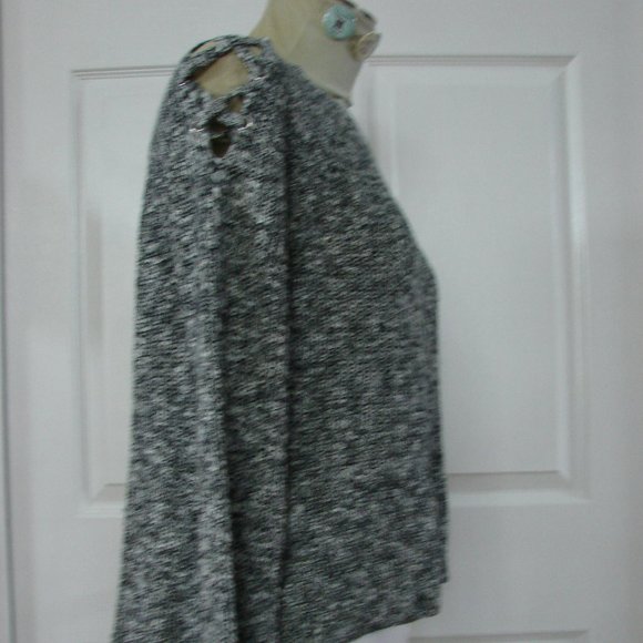 Black Ash Corset Sleeve Sweater Scoop Bottom - Picture 4 of 16